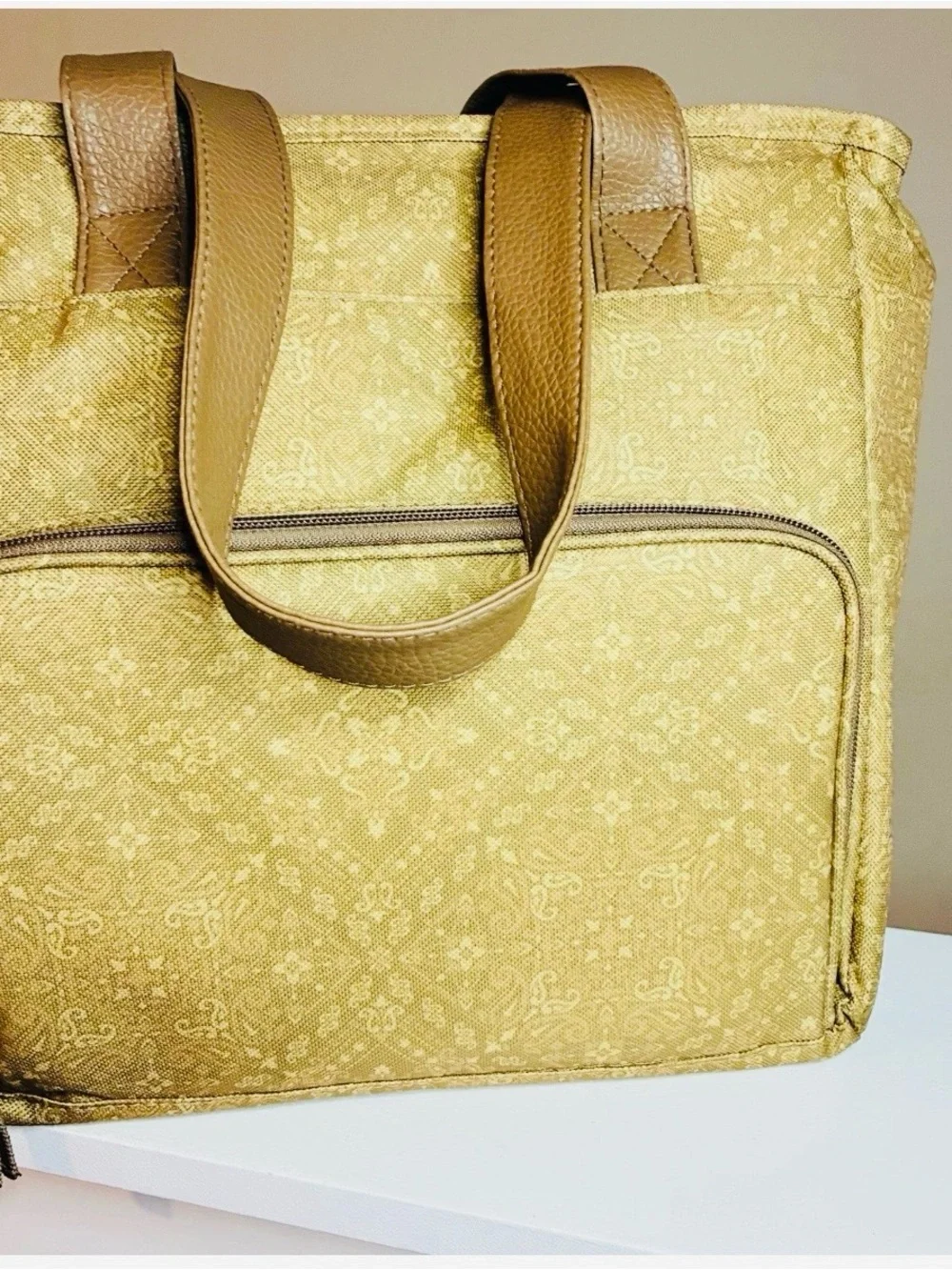 Patterned brown lined lunch purse with ice pack